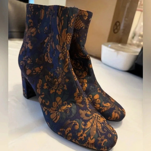 Anthropologie Farylrobin Century Ankle Boots Size 6 - Picture 10 of 11